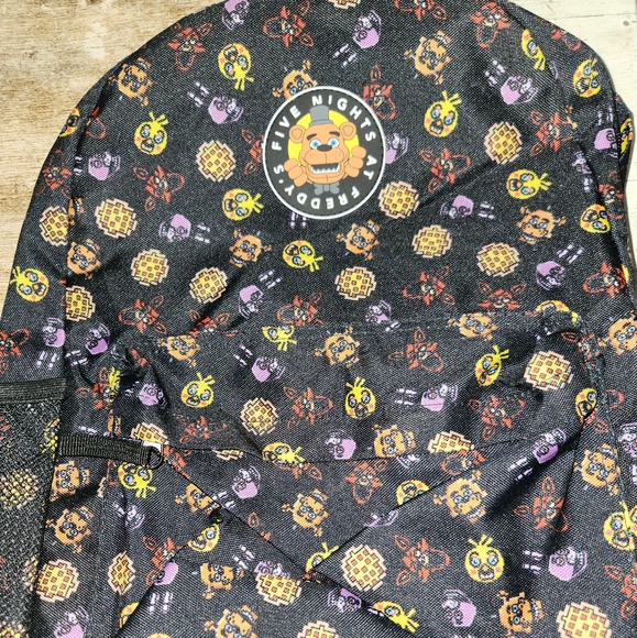 FIVE nights at Freddie's book sack - Picture 1 of 8